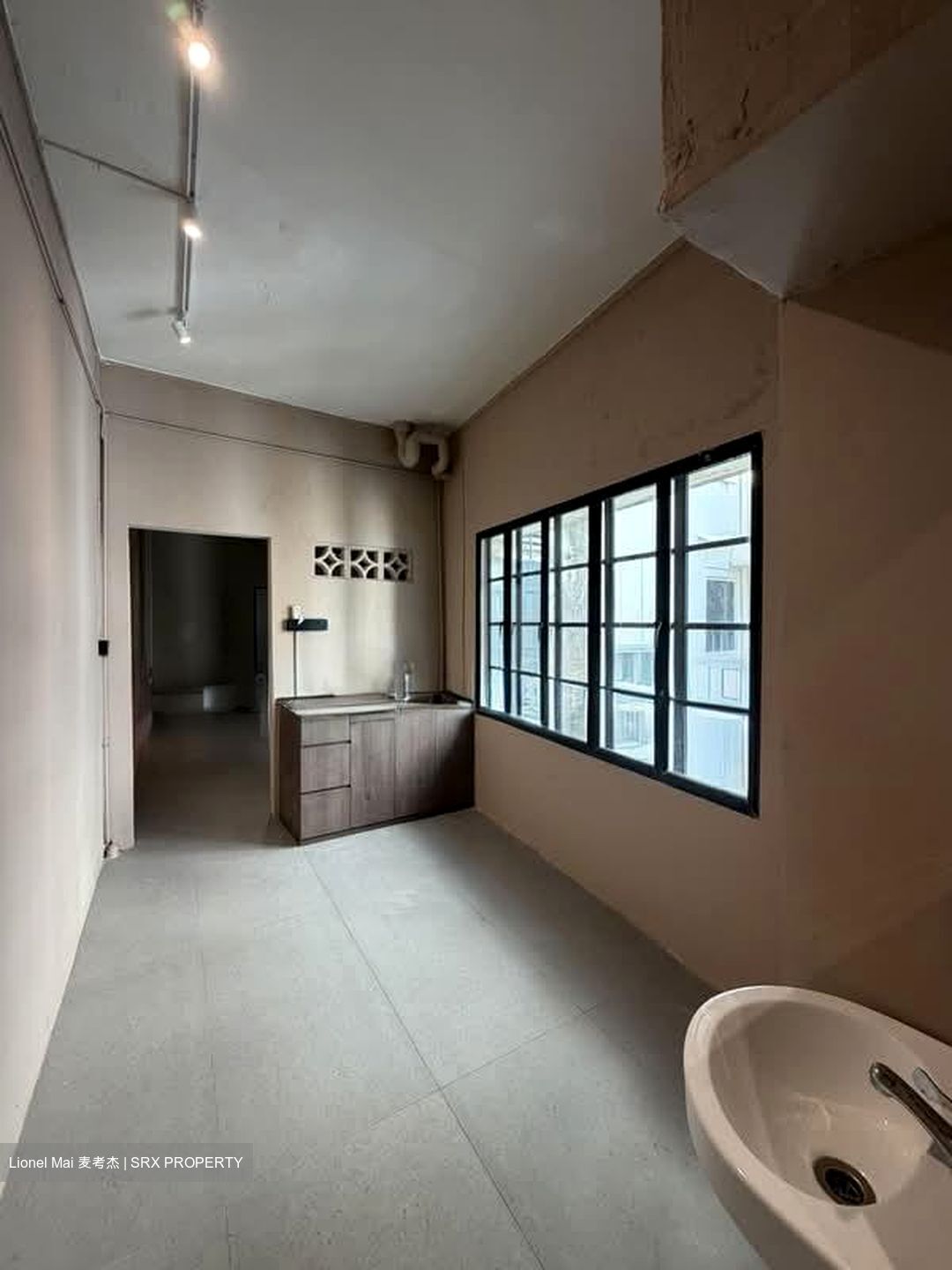 Lavender Street (D12), Office #579593581